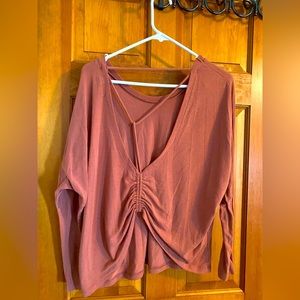 Small oversized, backless long sleeve